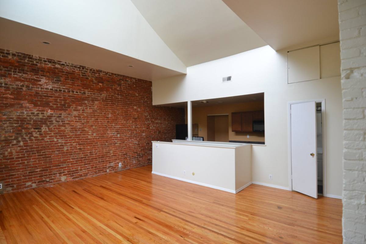 Apartment for rent at 1010 Clinton St #3M, Philadelphia, PA 19107