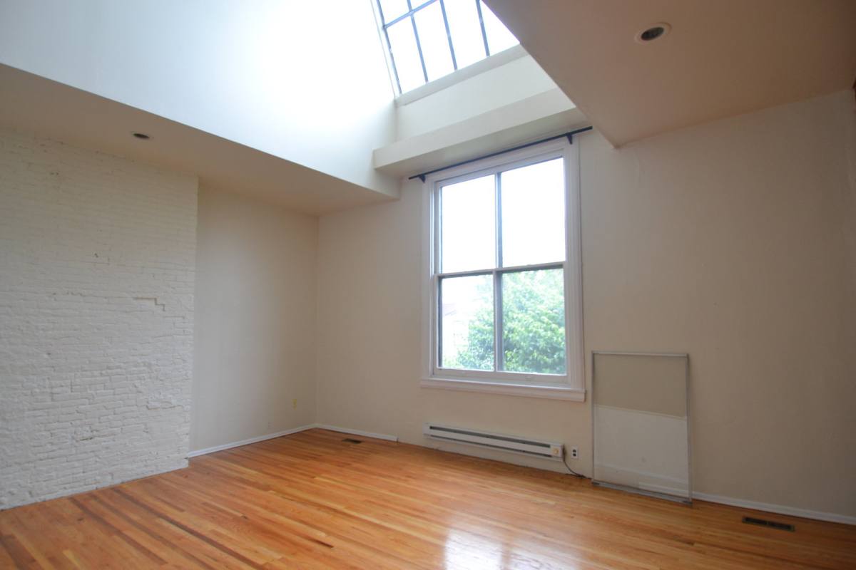 Apartment for rent at 1010 Clinton St #3M, Philadelphia, PA 19107