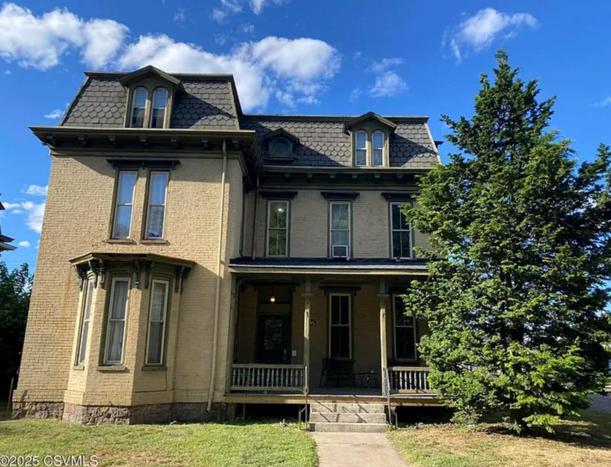 Apartment for rent at 936 W 4th St #4, Williamsport, PA 17701