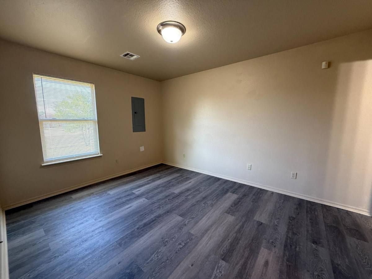 Apartment for rent at 13 Lombardy Place #15, Clinton, OK 73601