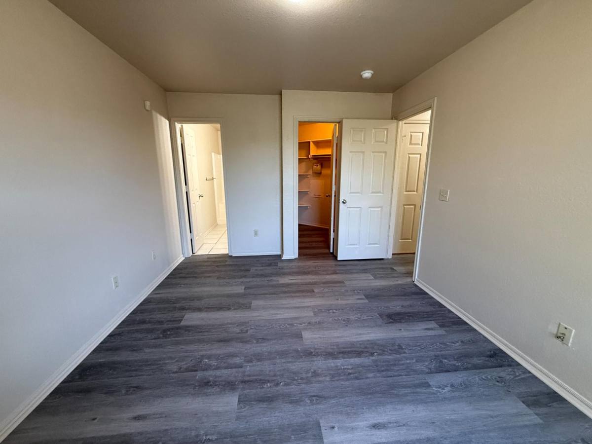 Apartment for rent at 13 Lombardy Place #15, Clinton, OK 73601