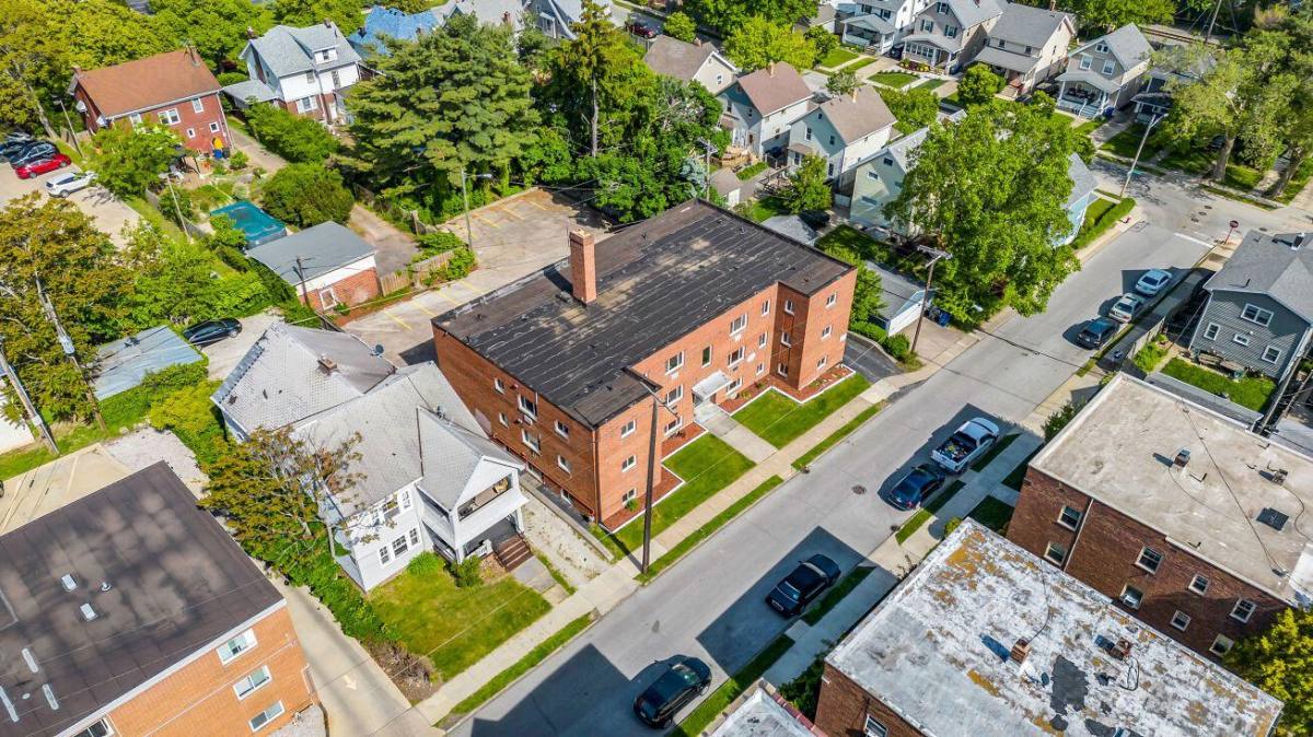 Apartment for rent at 1352 Clarence Ave #35, Lakewood, OH 44107