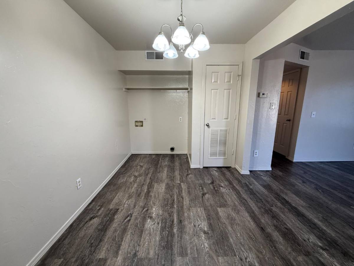 Apartment for rent at 123 Rawlings Dr #13, Clinton, OK 73601