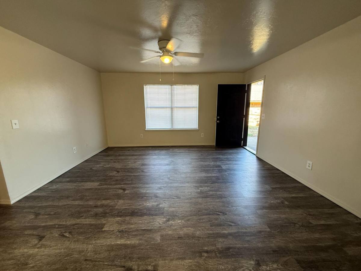 Apartment for rent at 123 Rawlings Dr #13, Clinton, OK 73601
