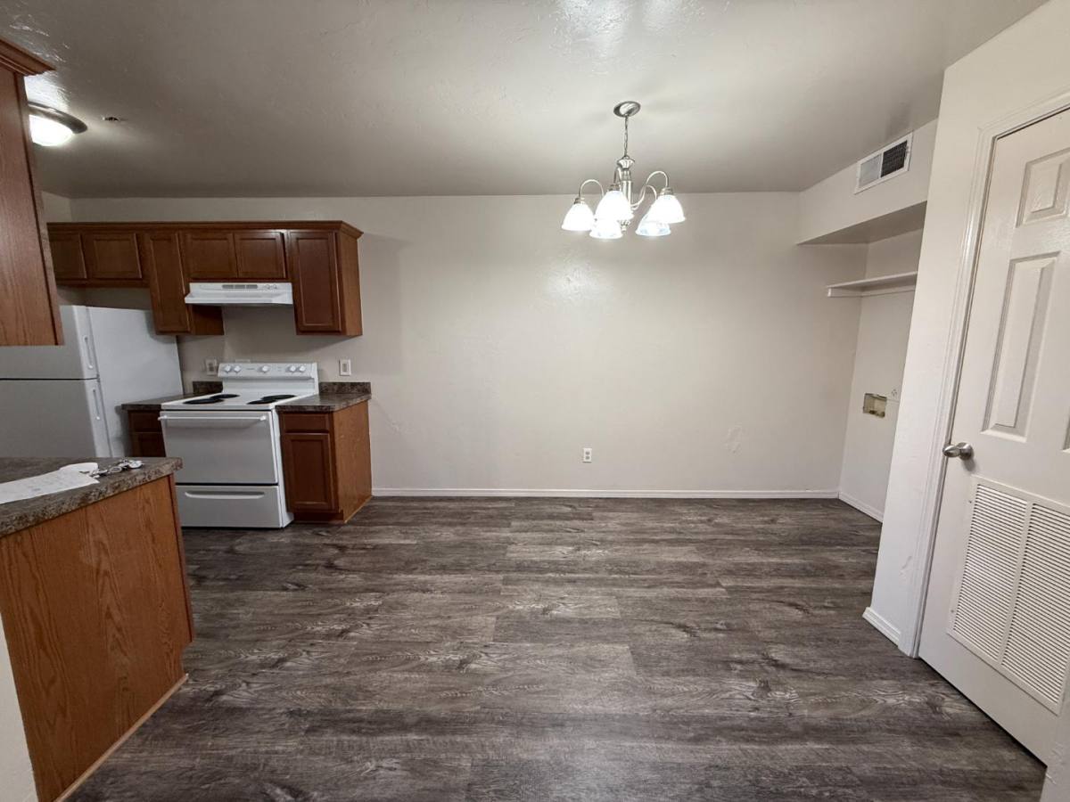 Apartment for rent at 123 Rawlings Dr #13, Clinton, OK 73601