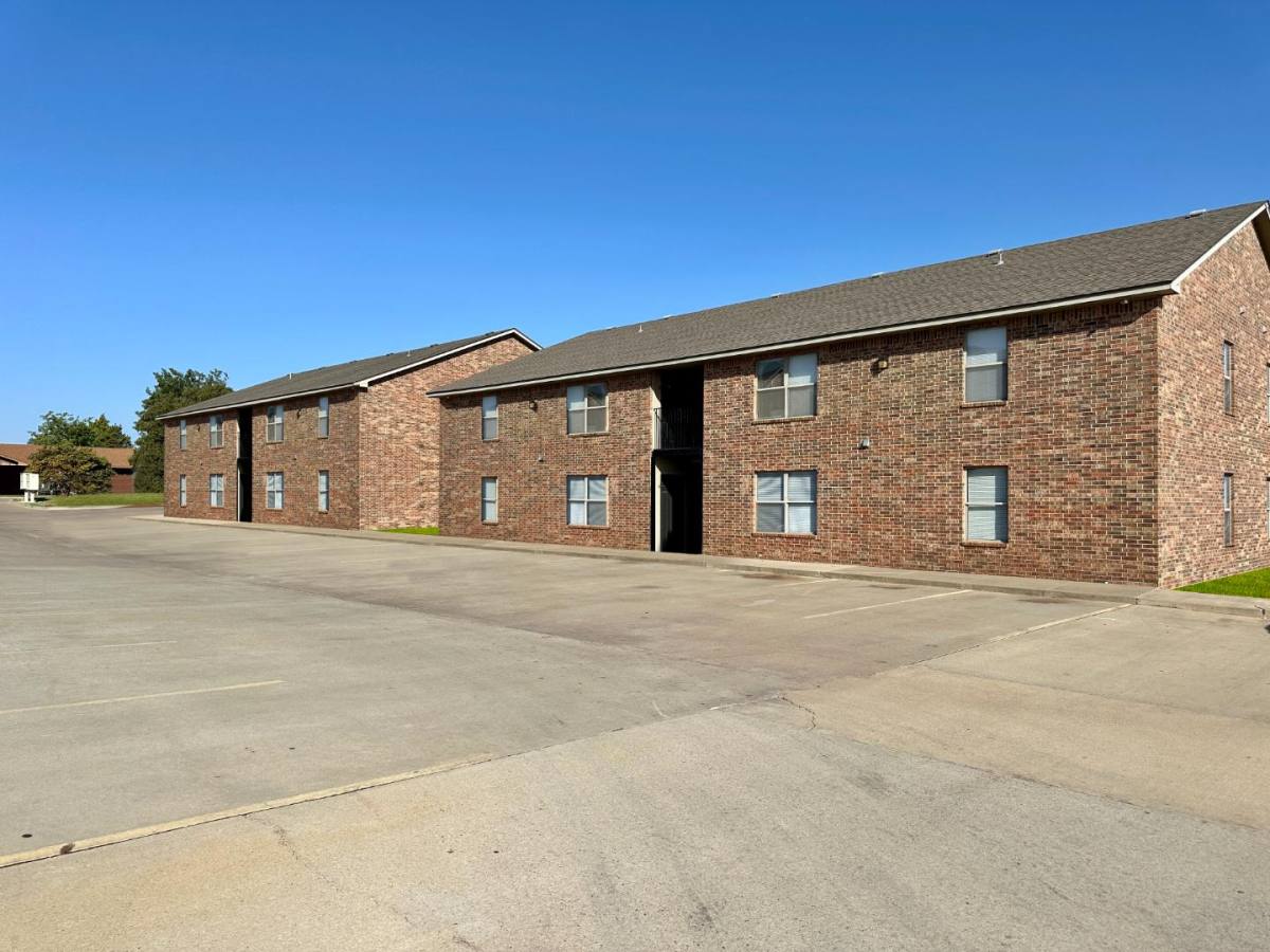Apartment for rent at 123 Rawlings Dr #13, Clinton, OK 73601