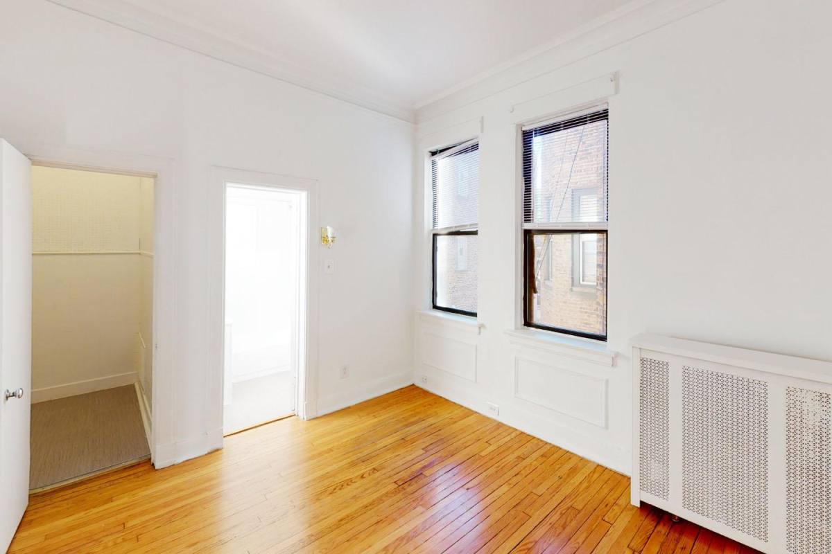Apartment for rent at 5120 S Hyde Park Blvd, Chicago, IL 60615