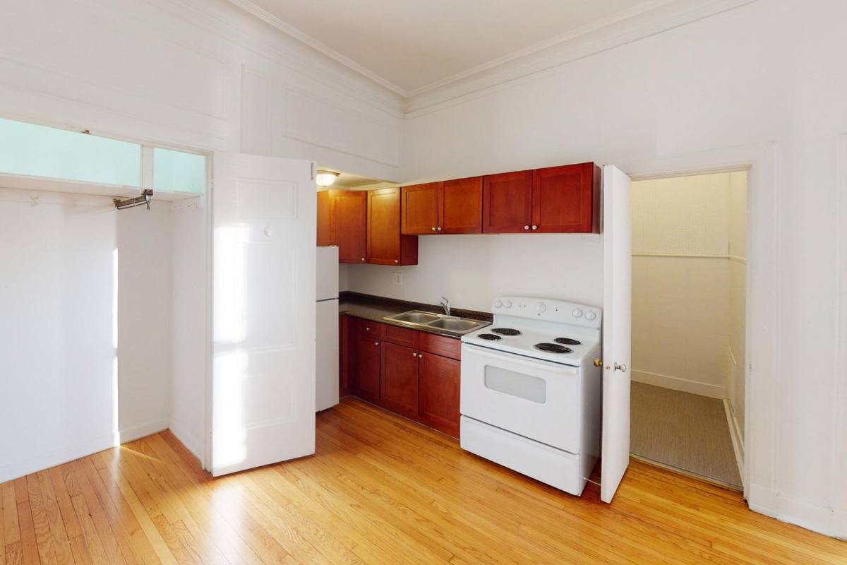 Apartment for rent at 5120 S Hyde Park Blvd, Chicago, IL 60615
