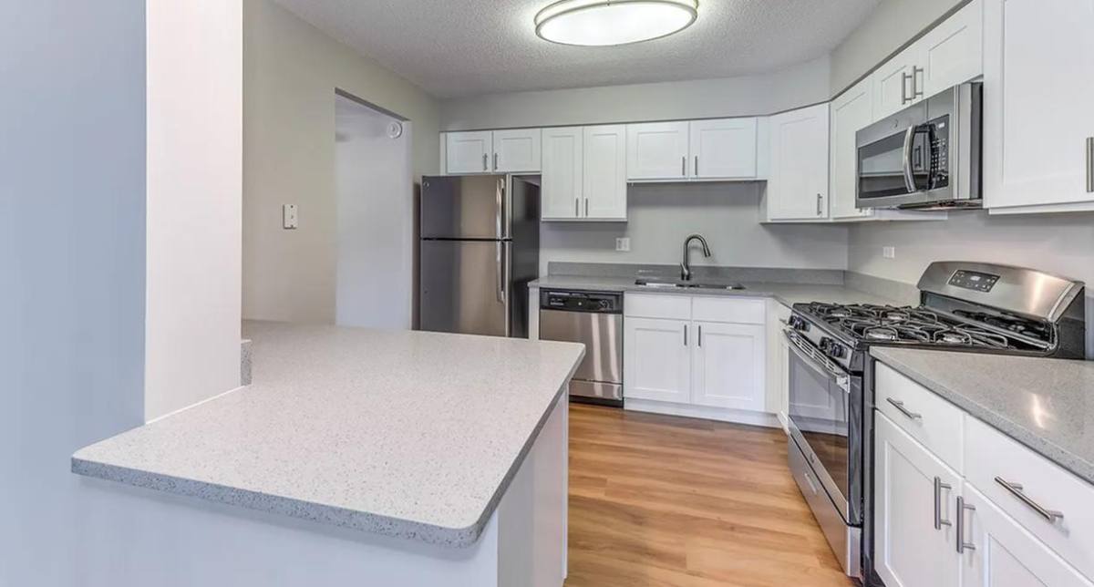 Apartment for rent at 200 W 60th St, Westmont, IL 60559