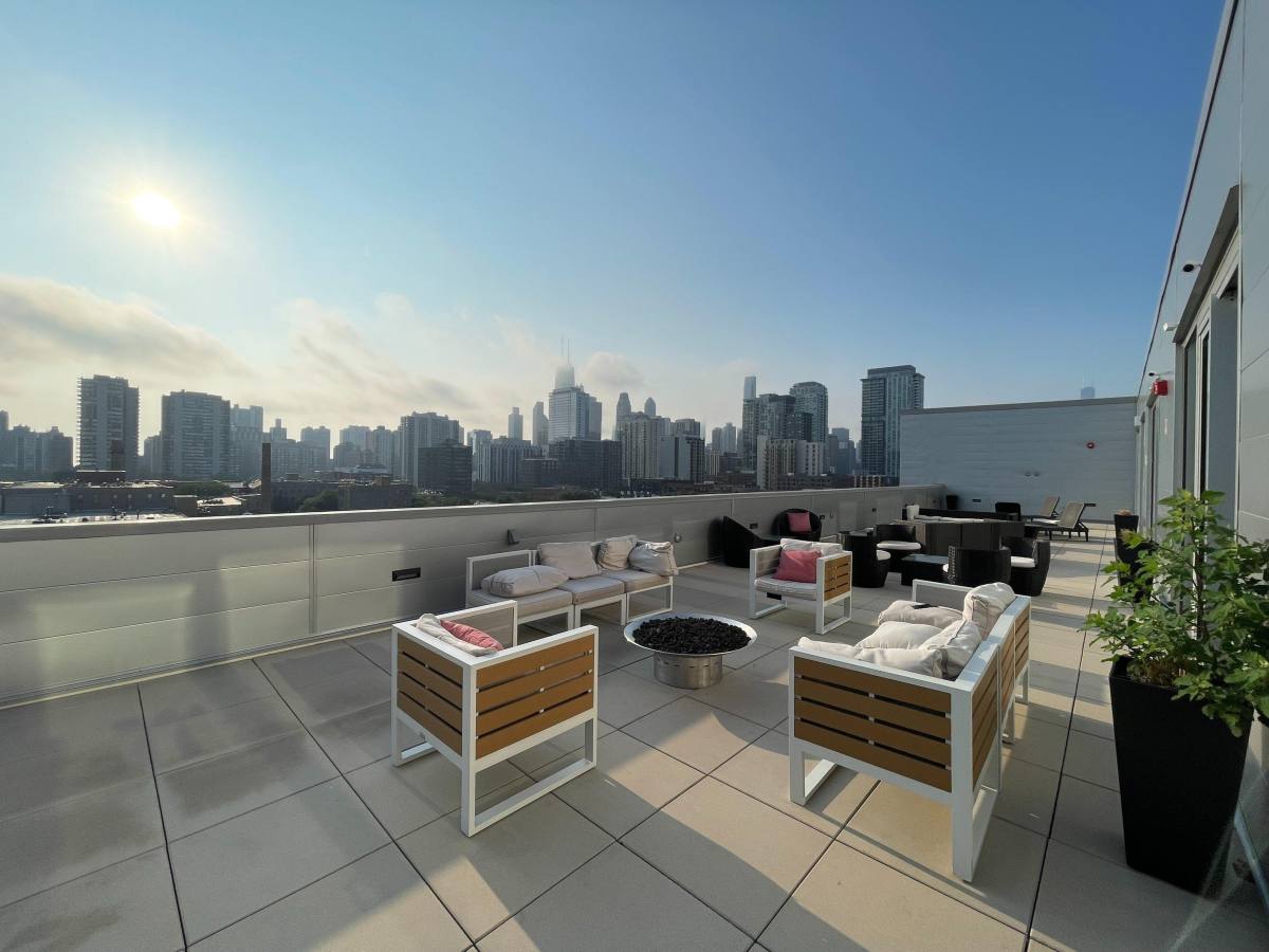 Apartment for rent at 343 W Schiller St, Chicago, IL 60610