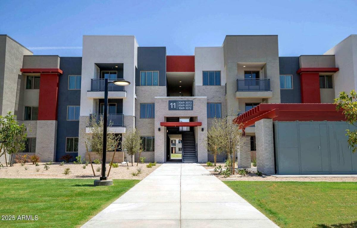 Apartment for rent at 2050 W Southern Ave, Phoenix, AZ 85041