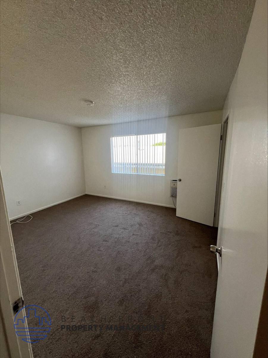 Apartment for rent at 633 Broad Ave, Wilmington, CA 90744
