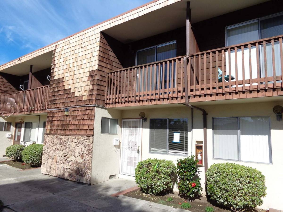 Townhouse for rent at 21371 Garden Ave, Hayward, CA 94541