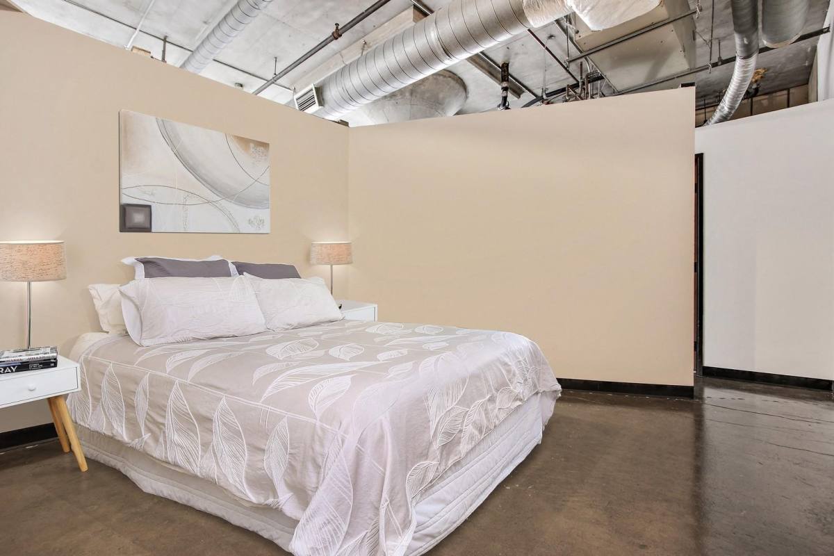 Apartment for rent at 201 South Santa Fe Avenue, 201 S Santa Fe #207, Los Angeles, CA 90012