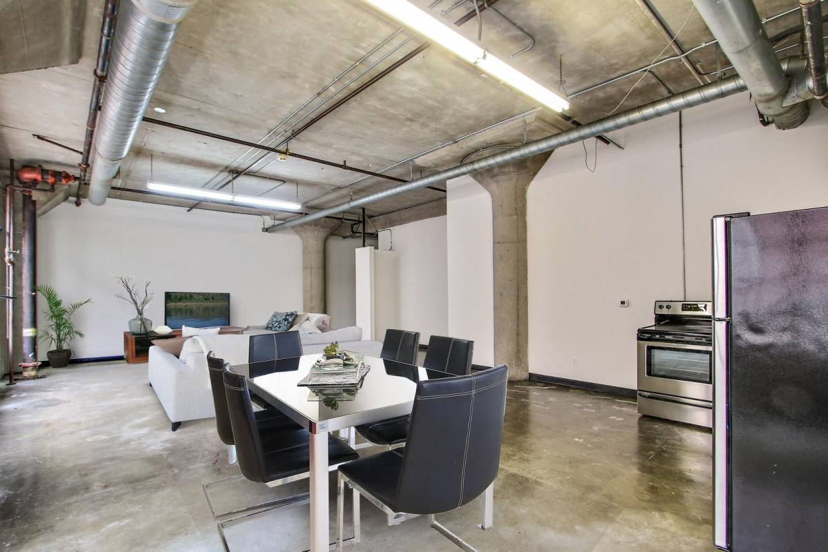 Apartment for rent at 201 South Santa Fe Avenue, 201 S Santa Fe #207, Los Angeles, CA 90012