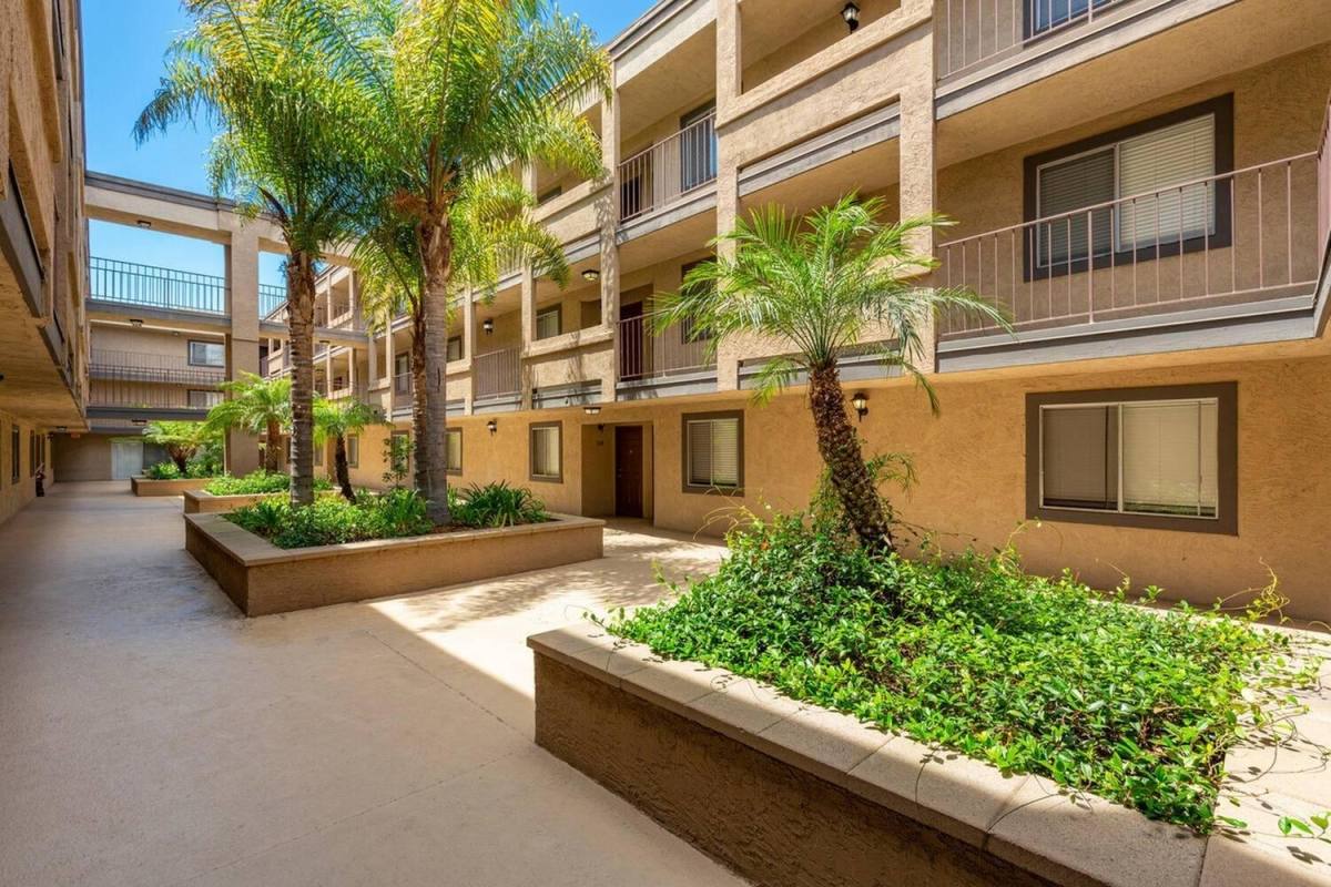 Apartment for rent at View Pointe Apartment Homes, 54 Woodlawn Ave, Chula Vista, CA 91910