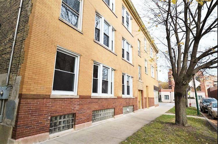 Apartment for rent at 2506 W Argyle St #2, Chicago, IL 60625