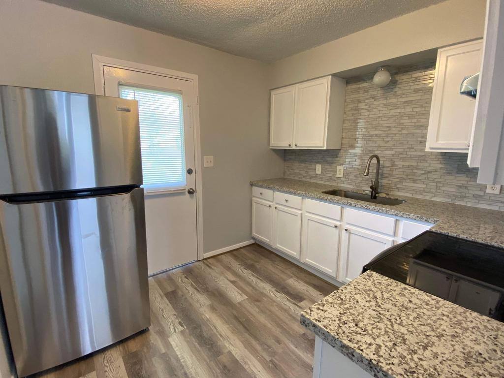 Apartment for rent at 102 Oakdale Court, Brazoria, TX 77422
