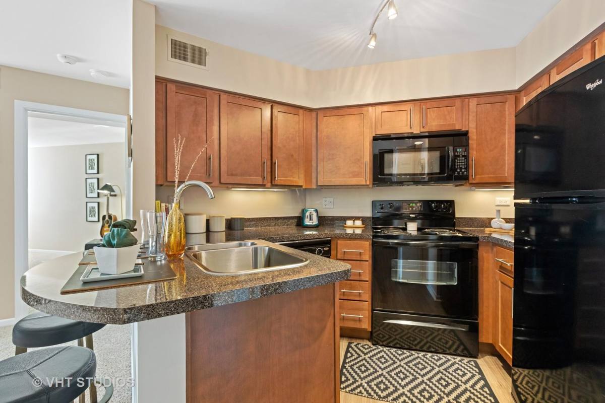 Townhouse for rent at 1511 Westminster Dr #106, Naperville, IL 60563