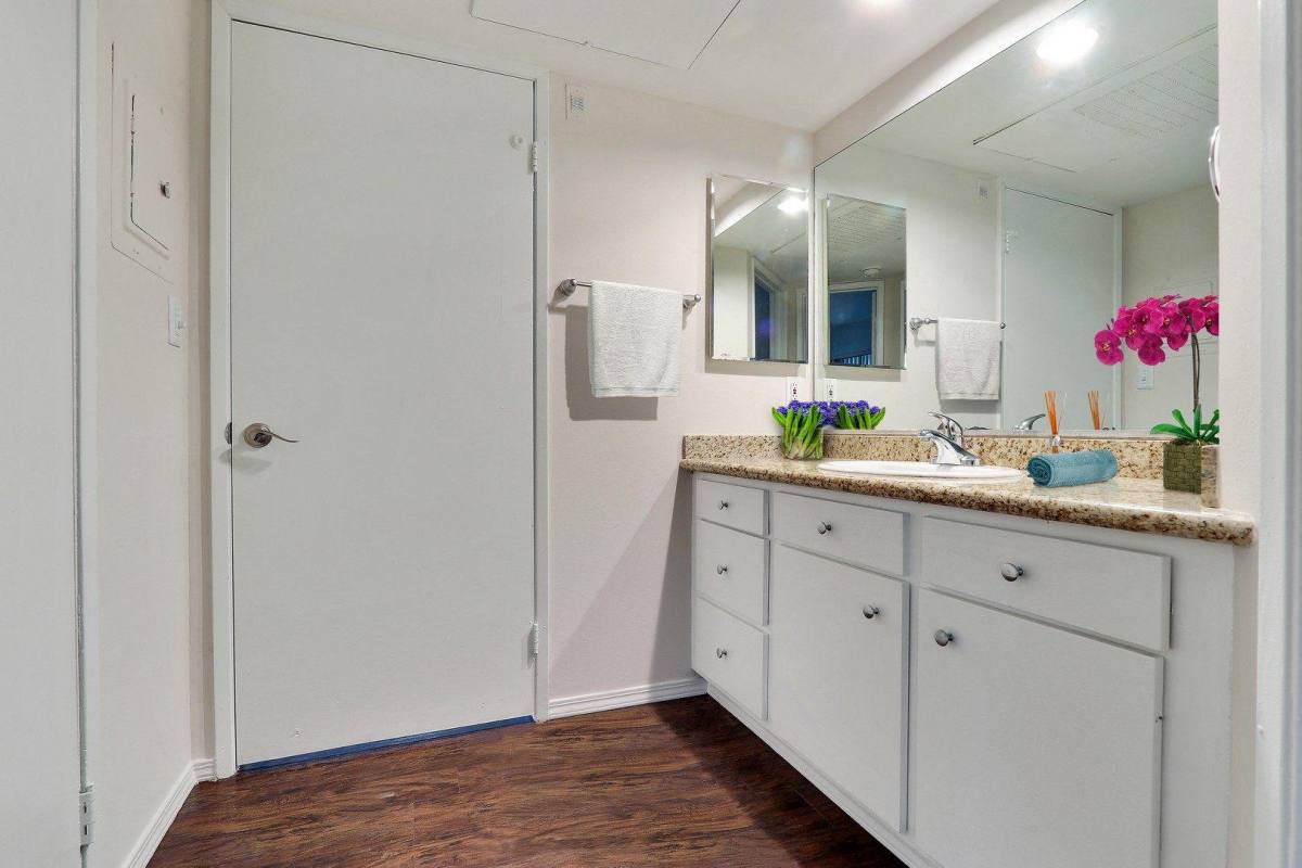 Apartment for rent at 1936 Manning #202, Los Angeles, CA 90025