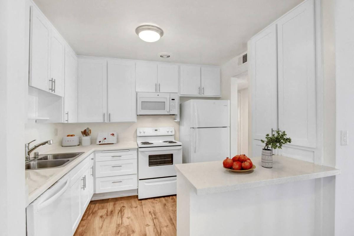 Apartment for rent at 14955 Dickens St #104, Sherman Oaks, CA 91403