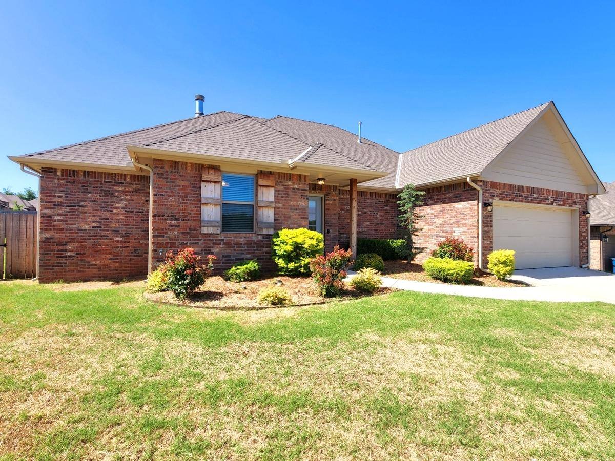 House for rent at 2308 Paraiso Way, Edmond, OK 73034