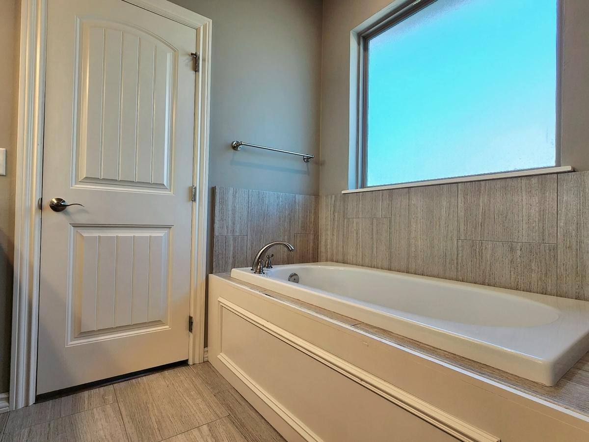 House for rent at 2308 Paraiso Way, Edmond, OK 73034