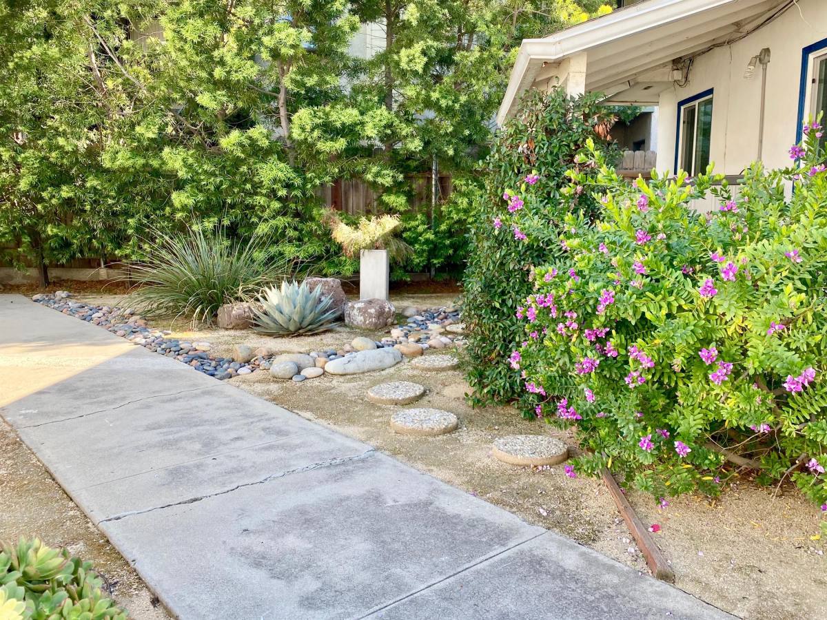 Townhouse for rent at 4476 Bancroft St, San Diego, CA 92116