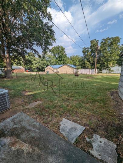 House for rent at 114 W Washington St, Pittsburg, KS 66762