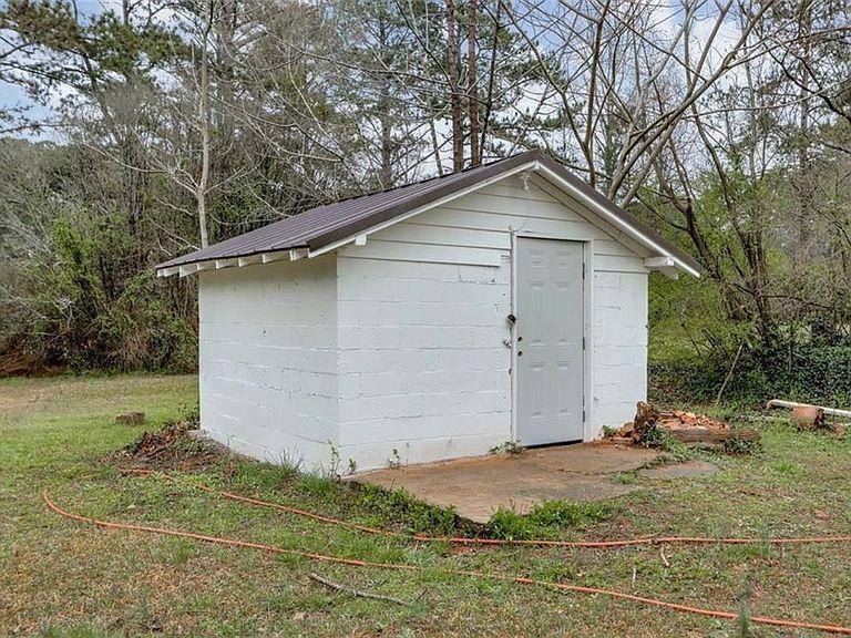 House for rent at 4056 Dallas Acworth Highway NW, Acworth, GA 30101