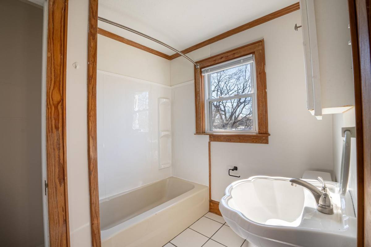 Apartment for rent at 228 Crawford St #B, Beckley, WV 25801