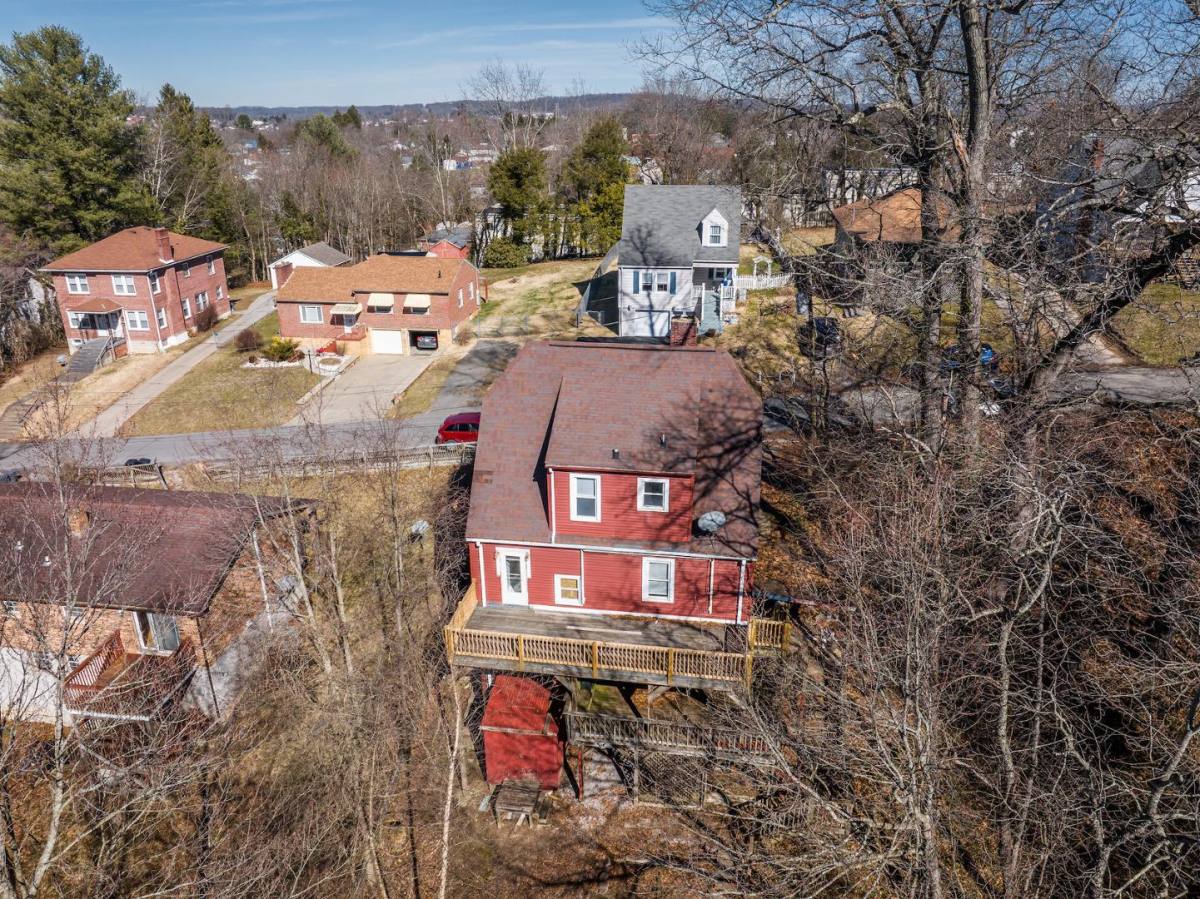Apartment for rent at 228 Crawford St #B, Beckley, WV 25801