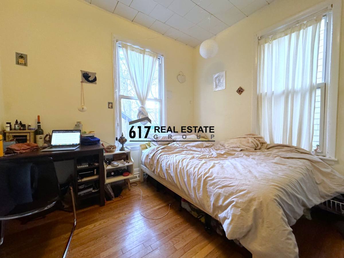 Apartment for rent at 216 Freeman St #1, Brookline, MA 02446