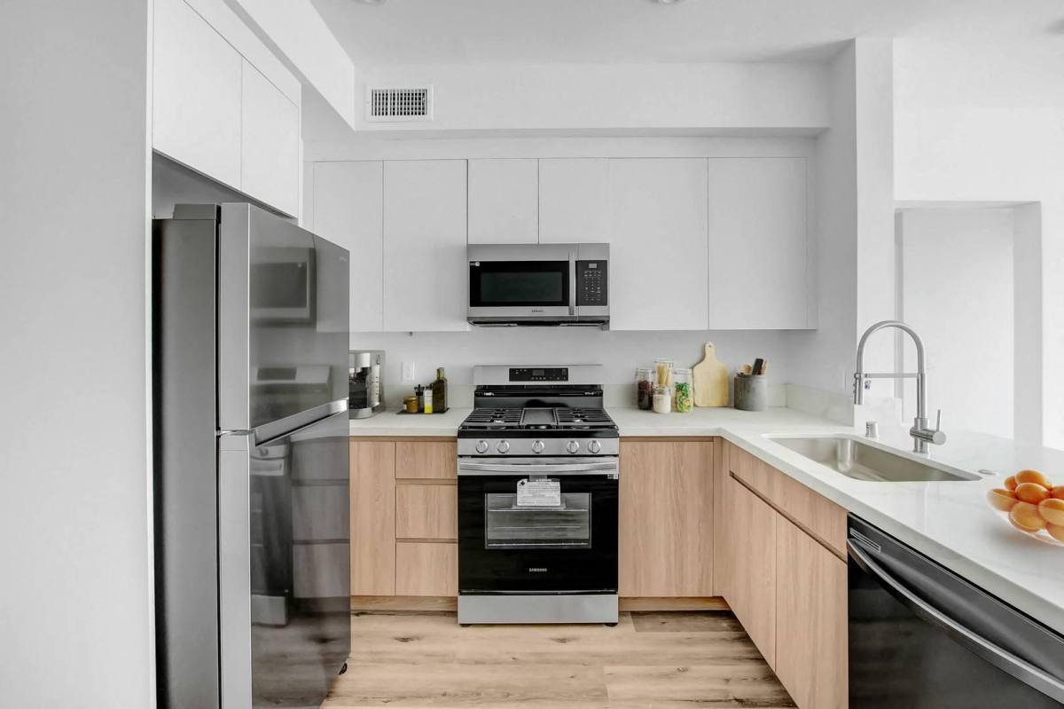 Apartment for rent at 20247 Saticoy St #110, Winnetka, CA 91306