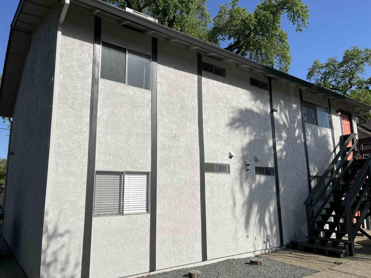 House for rent at 1514 Oakdale St #B, Chico, CA 95928