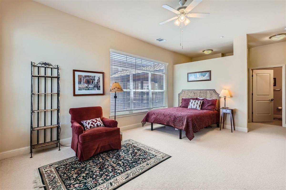 Apartment for rent at Village Plaza Lofts, 5401 S Park Terrace Ave #301 B, Englewood, CO 80111