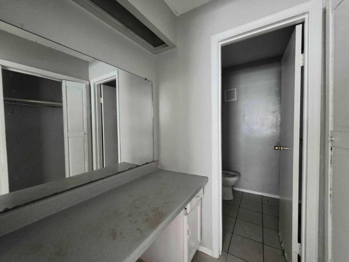 Apartment for rent at Valencia, 6300 N 11th St, McAllen, TX 78504