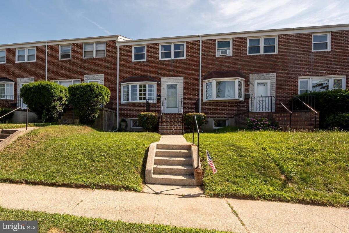 Townhouse for rent at Maiden Choice Village, 1117 Circle Dr, Halethorpe, MD 21227