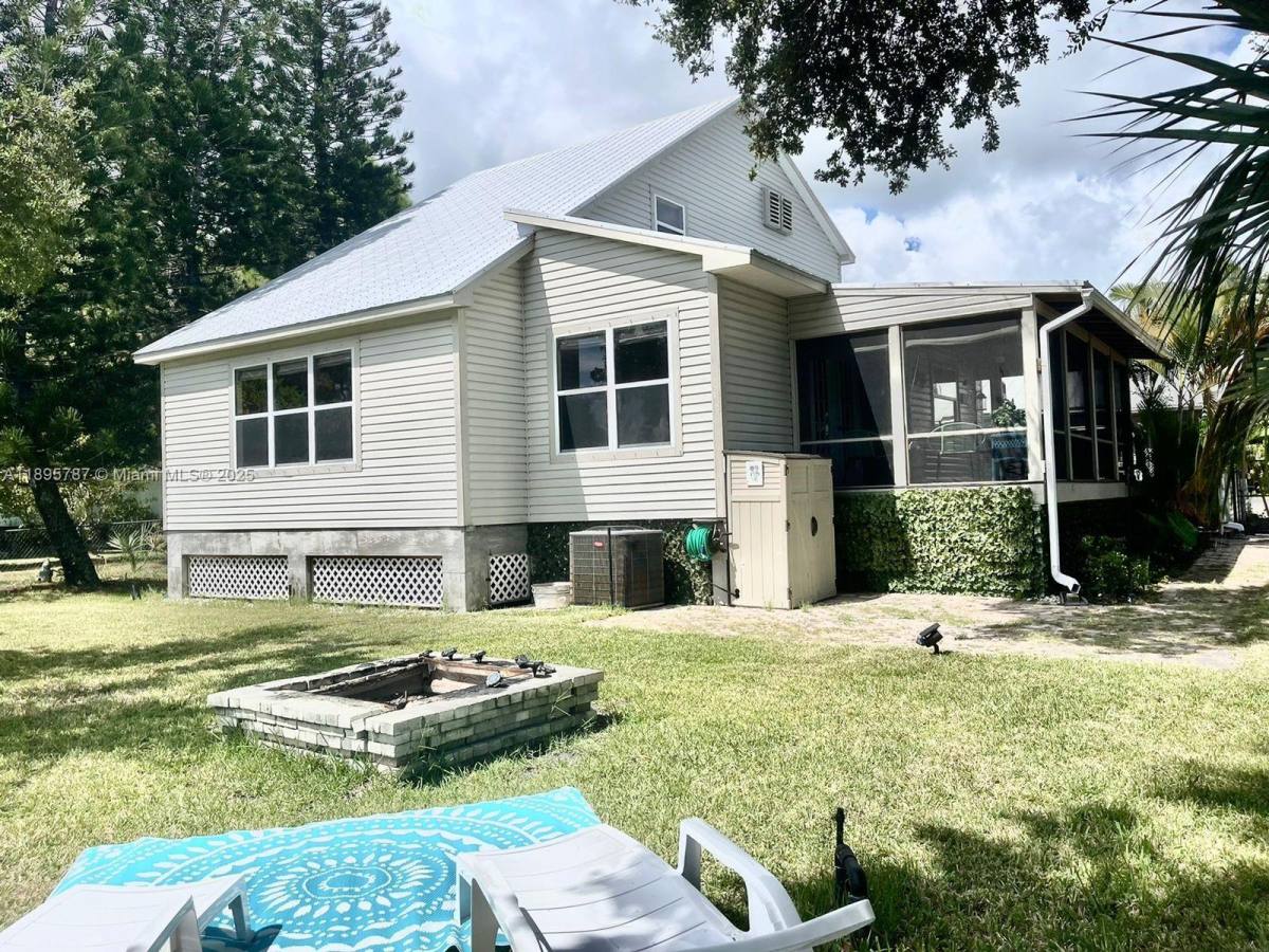House for rent at 4700 Regina Dr, Fort Pierce, FL 34982