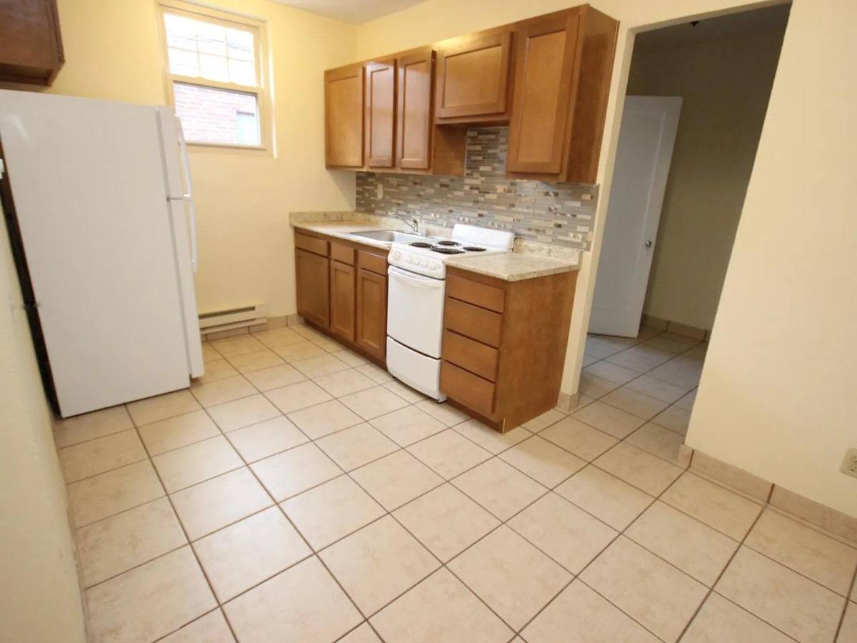 Apartment for rent at 137 N Craig Street, 135 137 N Craig St, Pittsburgh, PA 15213