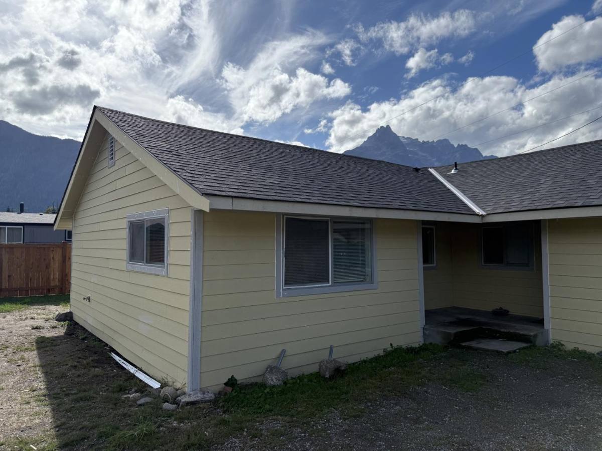 Apartment for rent at 1015 Madison Ave, Darrington, WA 98241