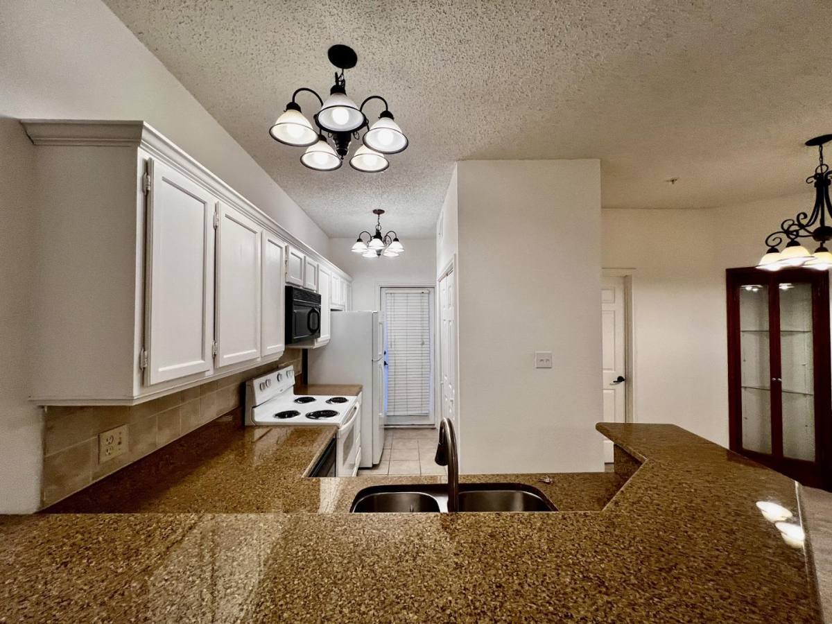Apartment for rent at Lovers' Lane, 4800 W Lovers Lane #1, Dallas, TX 75209