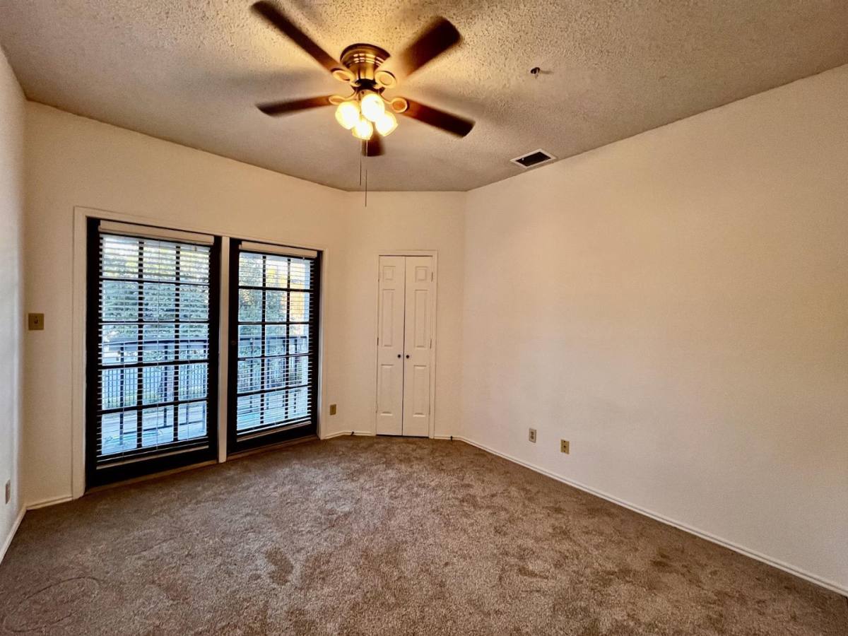 Apartment for rent at Lovers' Lane, 4800 W Lovers Lane #1, Dallas, TX 75209