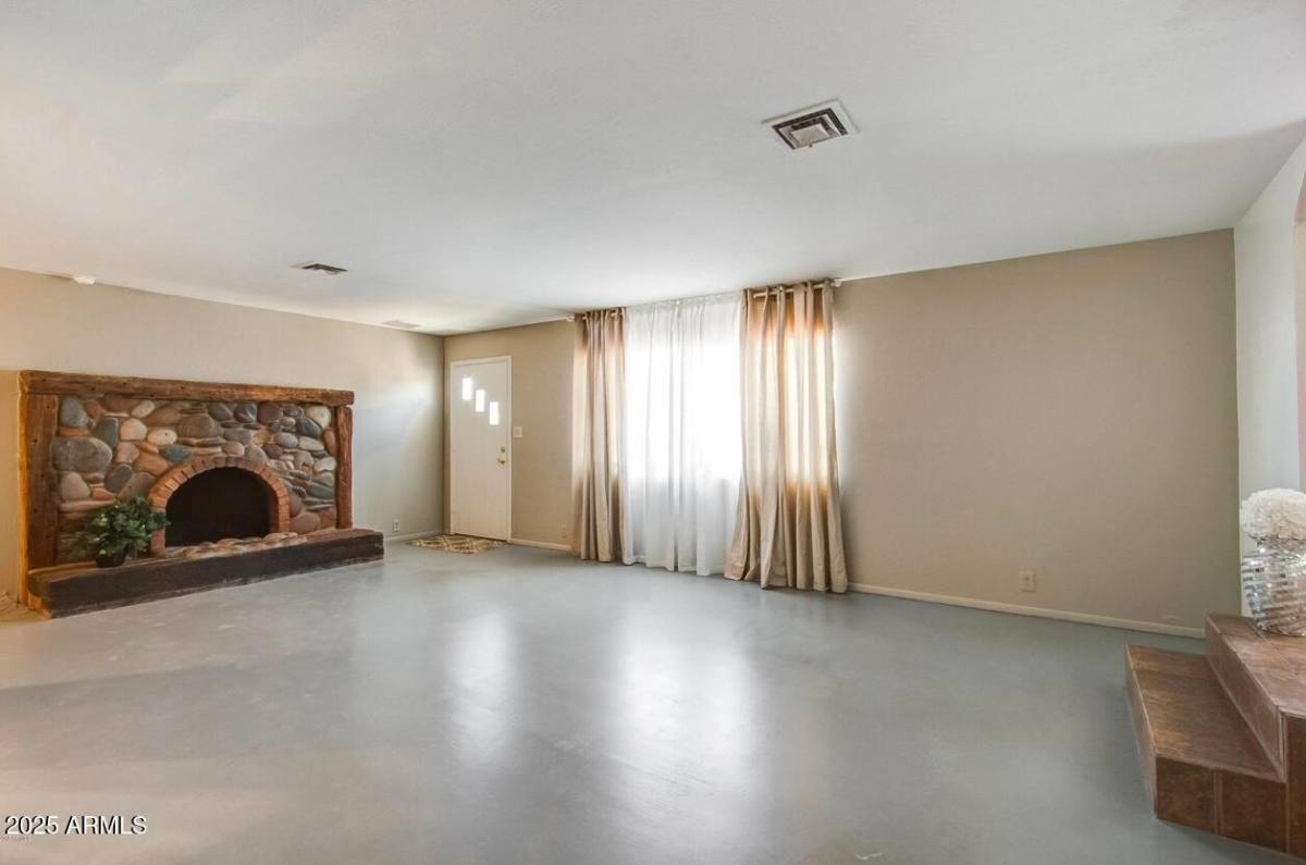 House for rent at 6445 S 32nd St, Phoenix, AZ 85042