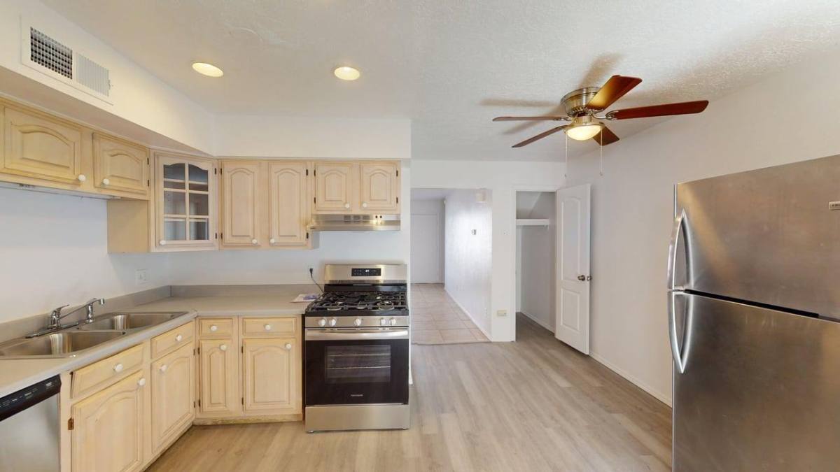 Townhouse for rent at 1105 Chelwood Park Blvd NE #16, Albuquerque, NM 87112