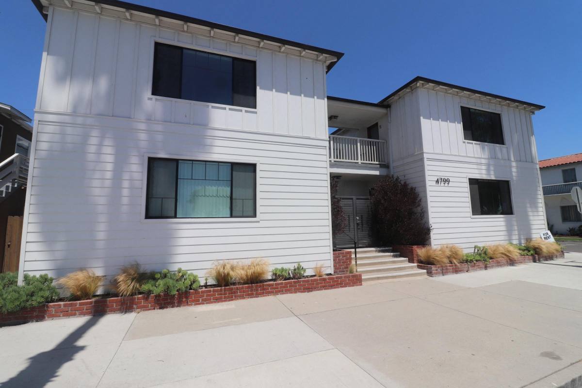 Apartment for rent at 4799 E Ocean Blvd #5, Long Beach, CA 90803