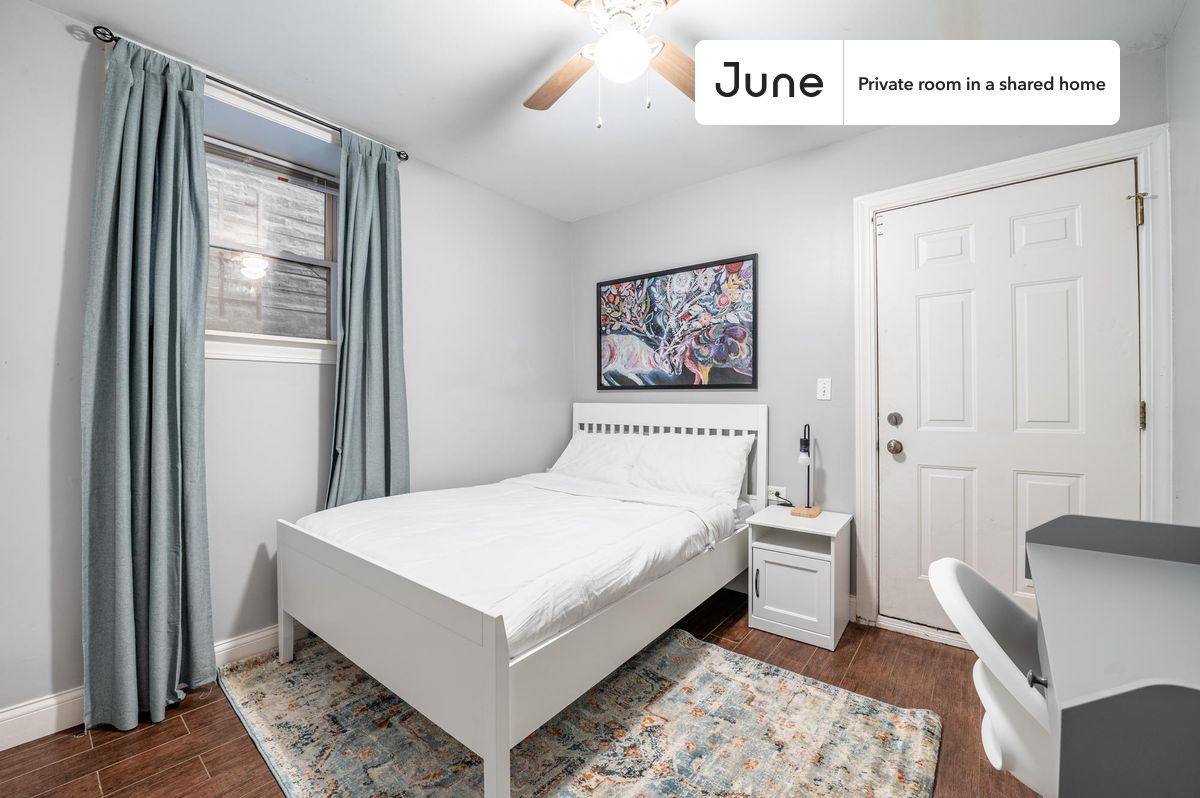 Apartment for rent at 20 S Seeley Ave, Chicago, IL 60612