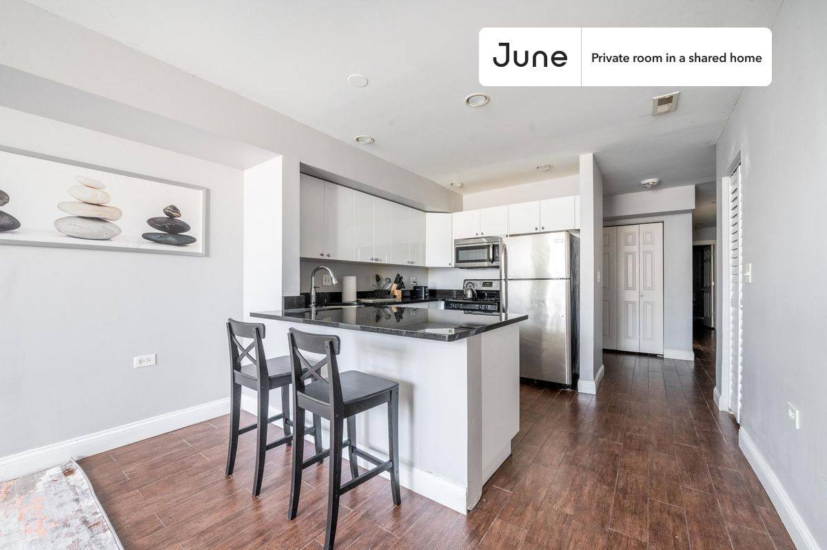 Apartment for rent at 20 S Seeley Ave, Chicago, IL 60612