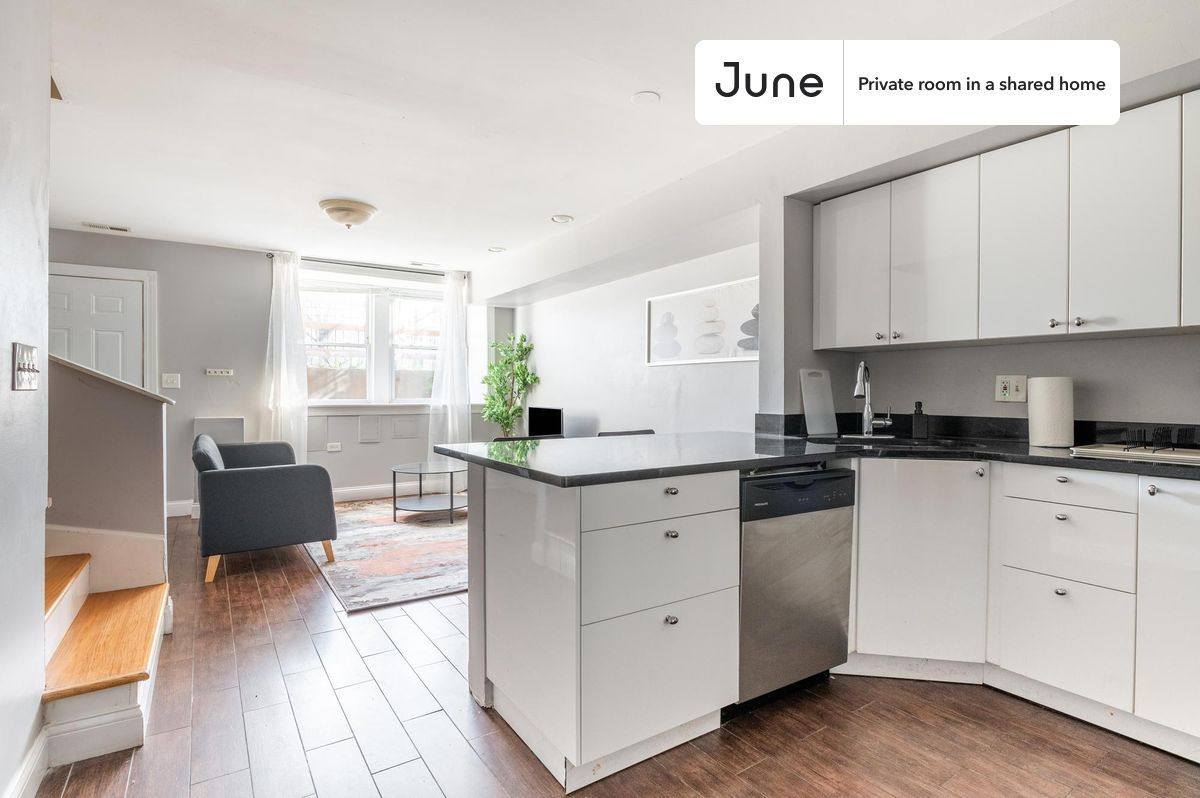 Apartment for rent at 20 S Seeley Ave, Chicago, IL 60612