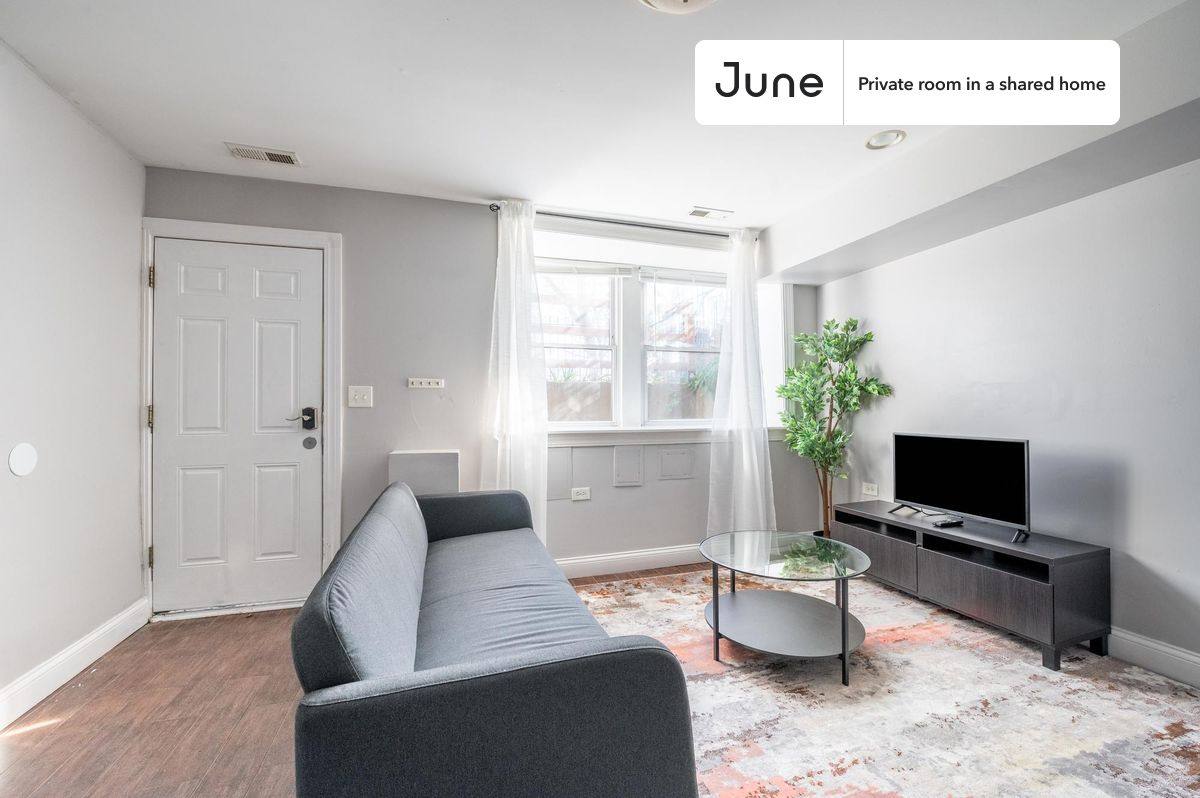 Apartment for rent at 20 S Seeley Ave, Chicago, IL 60612